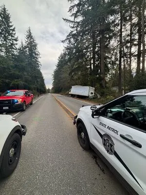 Deadly head-on crash blocks SR-104 in Kitsap County
