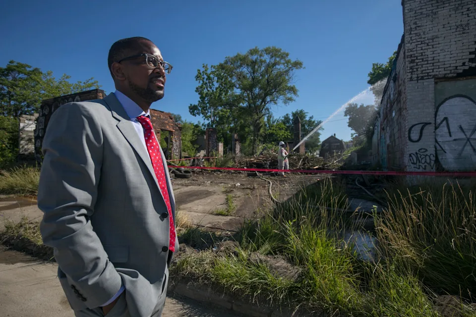 Dirty dirt mess could bury Detroit taxpayers and politicians