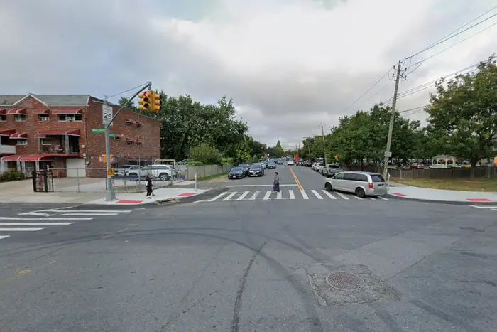 For-hire driver critically injured in Bronx stabbing, NYPD says