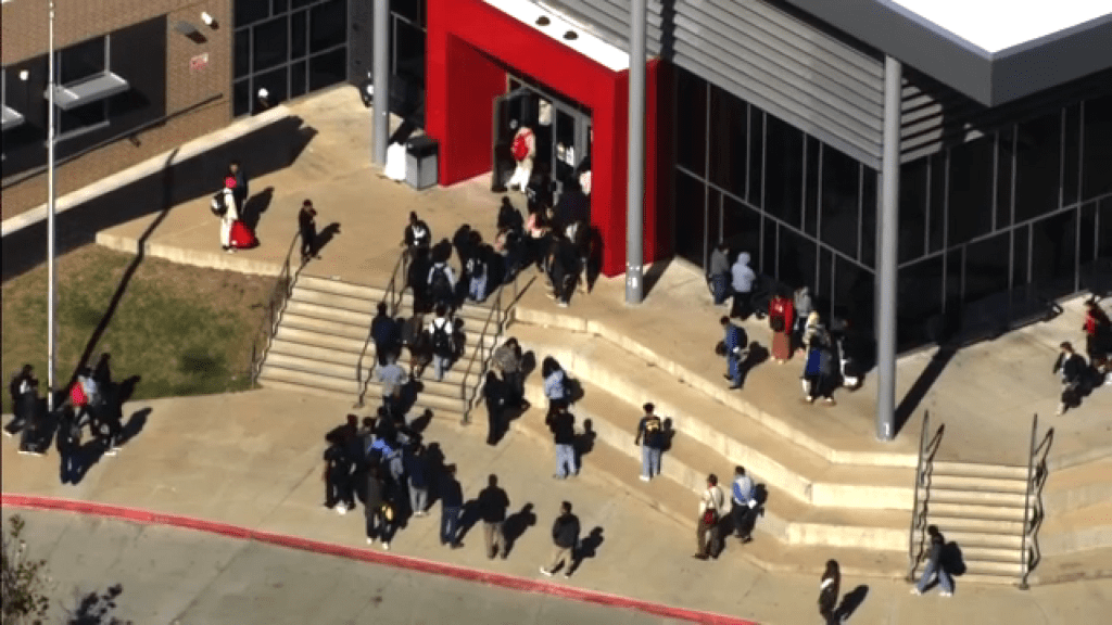 AI-generated photo of fake fire at Bellaire High School, prompts panic: police