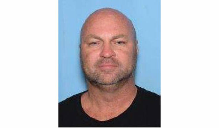 Arrest warrant issued for Maui man in felony theft case