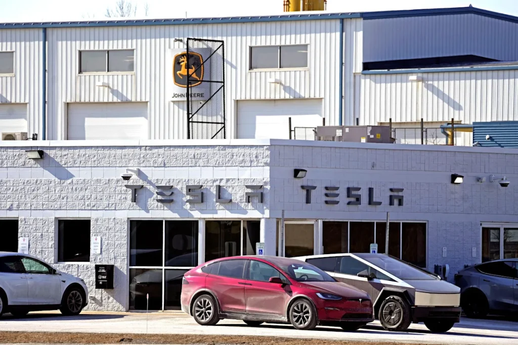 Lawsuit about Dane County crash claims Tesla ‘turned a survivable crash into a fatal fire’