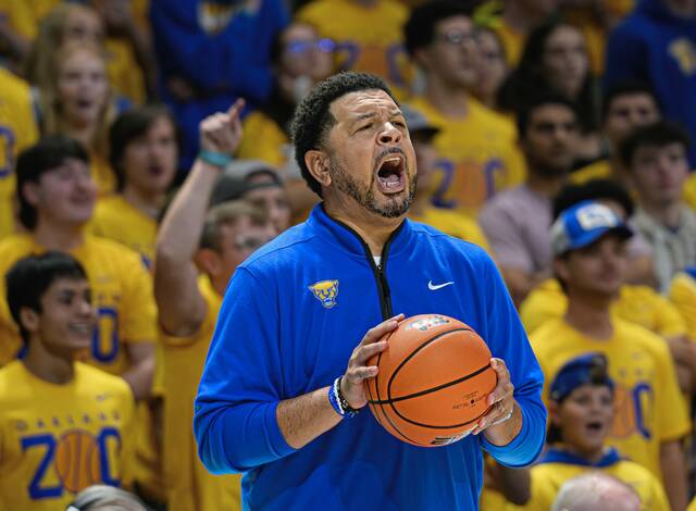 Pitt men fail to overcome slow start, suffer upset loss to Quinnipiac at home