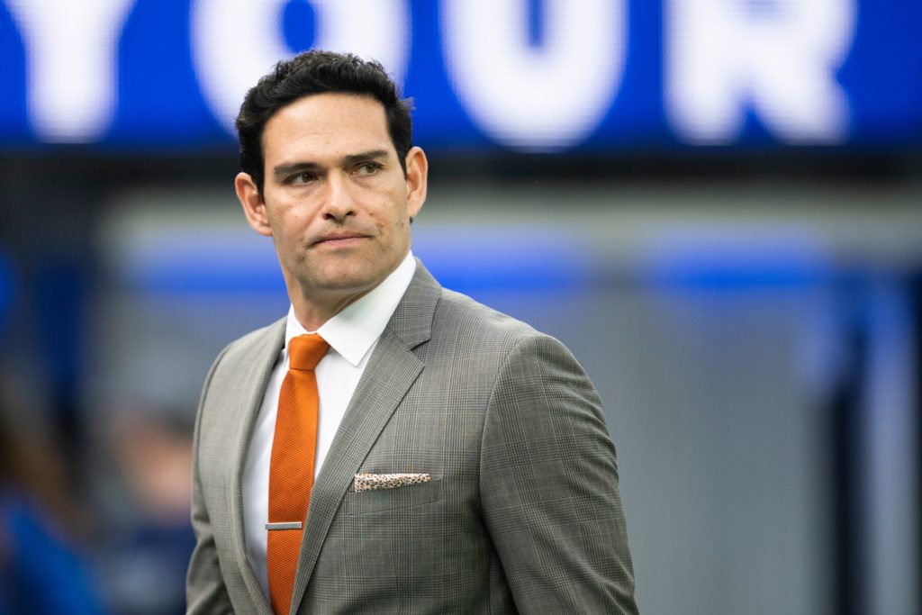 Fox Sports fires Mark Sanchez, hires all-time great QB in his place