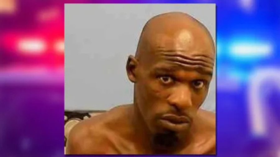 WATCH: Arkansas inmate runs off while taking out trash