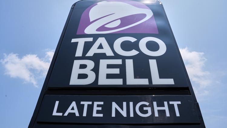 Gresham police search for man accused of threatening Taco Bell customers with gun in drive-thru