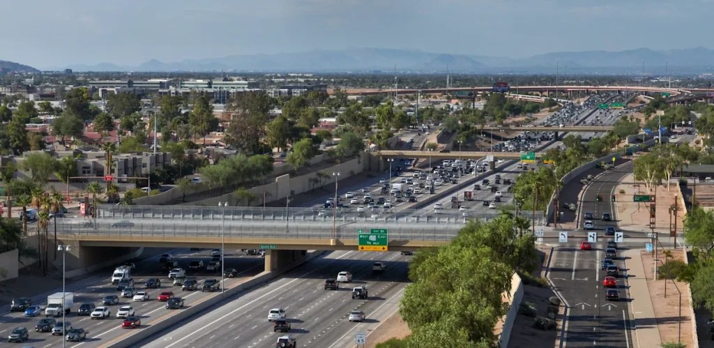 Worker fatally struck near Loop 101 construction site in Glendale
