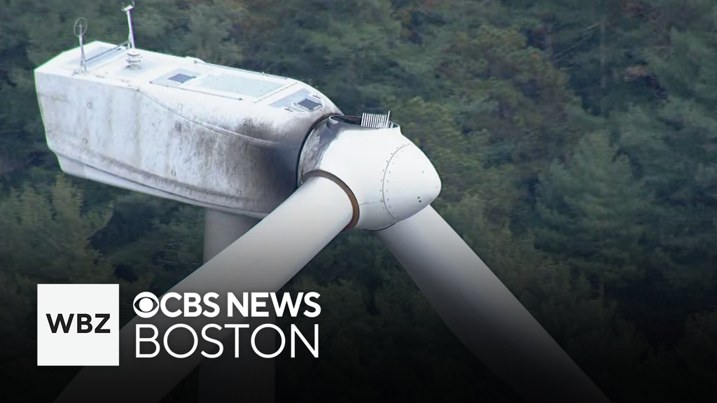 Massive blade falls from wind turbine in Plymouth