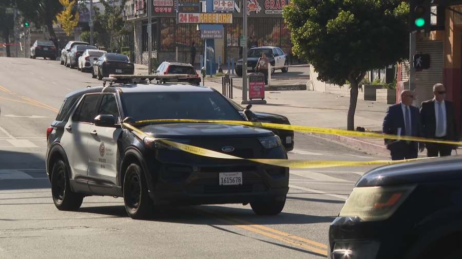 Police shoot, arrest suspect stabbing himself with broken glass in Koreatown