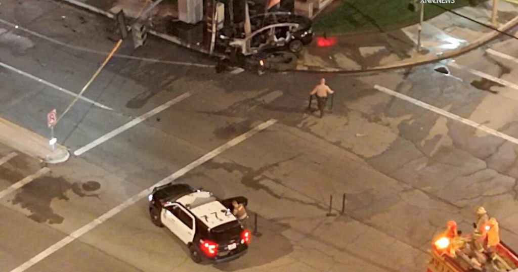 Off-duty LAPD officer killed in crash in Santa Clarita