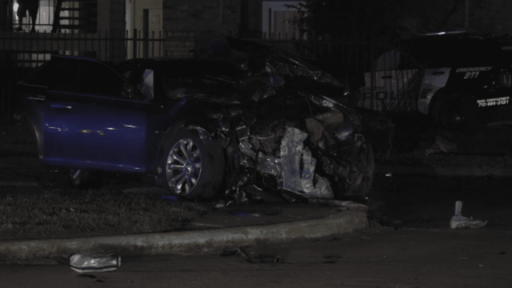 3 people hurt after police vehicle crashes into apartment building in southwest Houston, HPD says