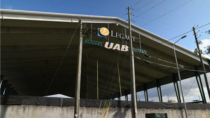 2 UAB football players injured in assault at Alabama campus
