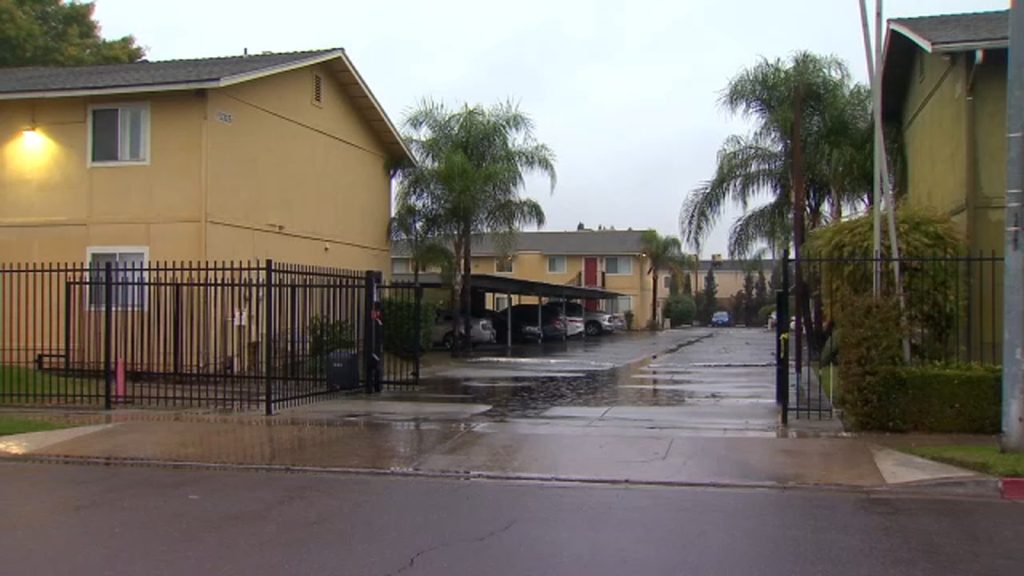 Man shot and killed following fight in central Fresno, police say