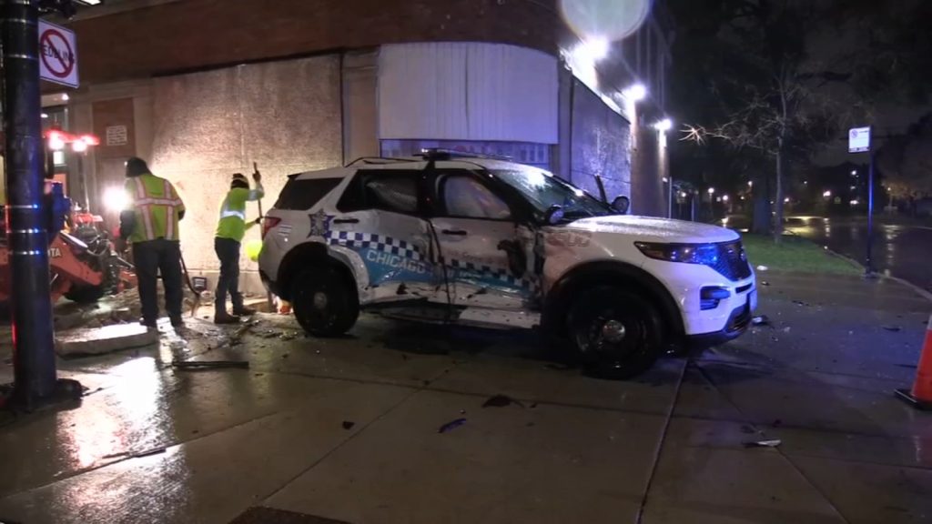 Tow truck driver crashes into CPD squad unit in West Garfield Park, police say