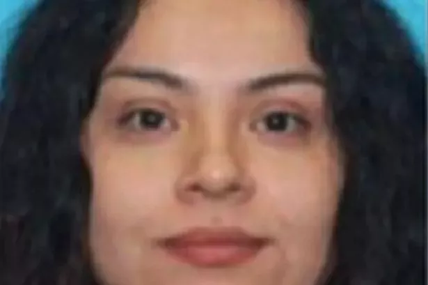 Shocking texts show ICE agent bragging about accuracy after shooting Chicago woman five times