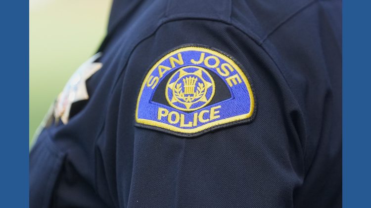 A shopping mall shooting wounds 2 and prompts a Black Friday evacuation in the Bay Area