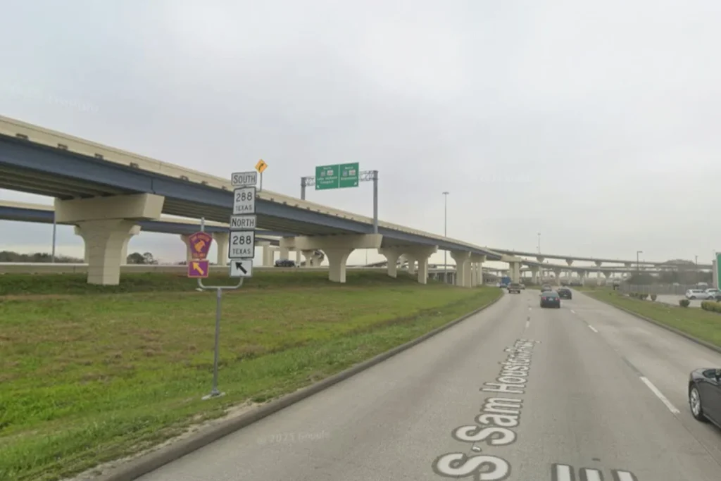 Amazon Truck Blows Red Light On South Sam, Passenger Killed In Houston Crash