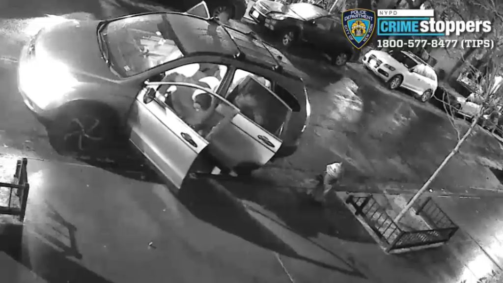 3 suspects wanted in carjacking in Greenwich Village after threatening driver with machete