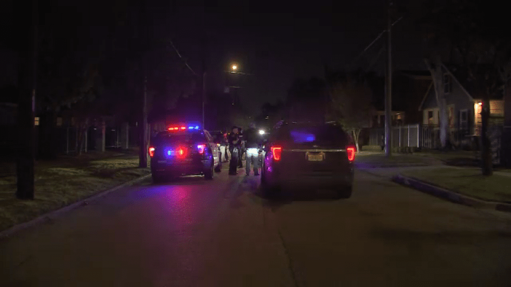 4 in custody, 2 on the run after traffic stop in The Heights area, leaving baby inside car: Police