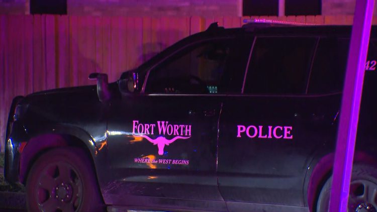 Man hospitalized after shooting in western Fort Worth, police say