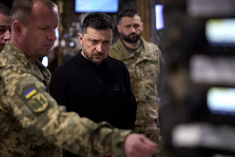 Zelenskyy meets troops on front line as Russia, Ukraine battle in key areas