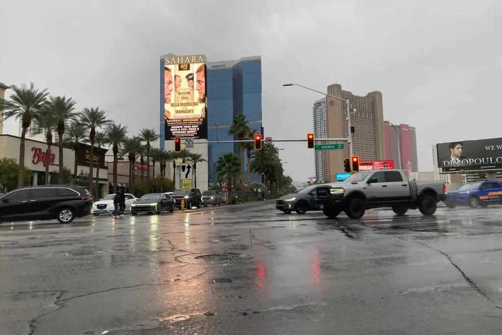 Man with fake guns causes scare on Strip, Las Vegas police say