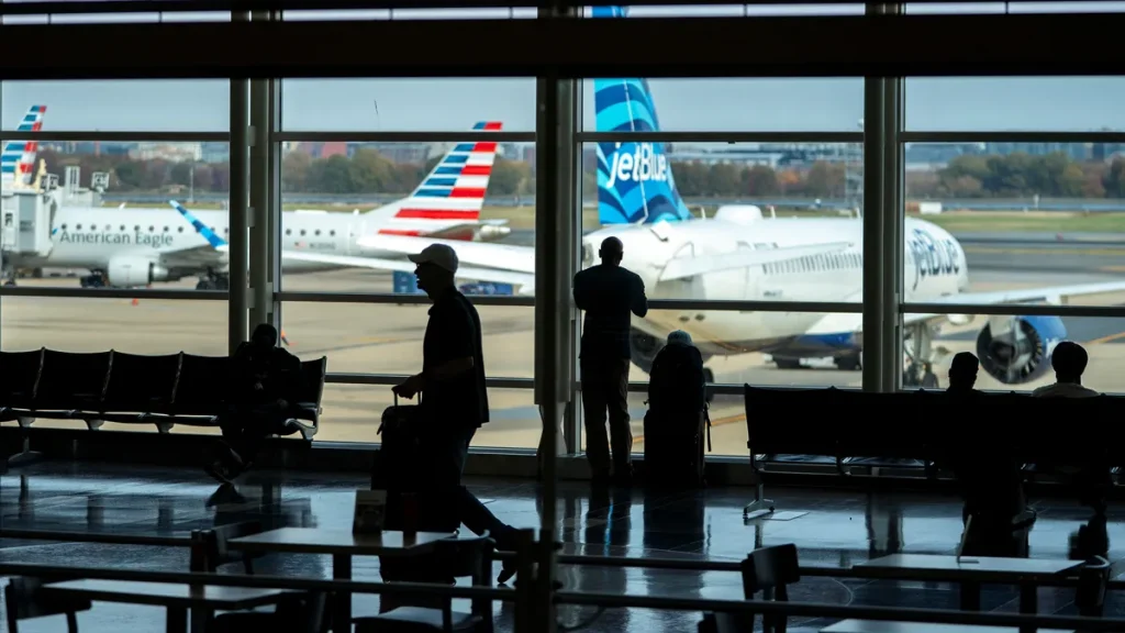 FAA flight cuts enter 2nd day; cancellations to ramp up after weekend