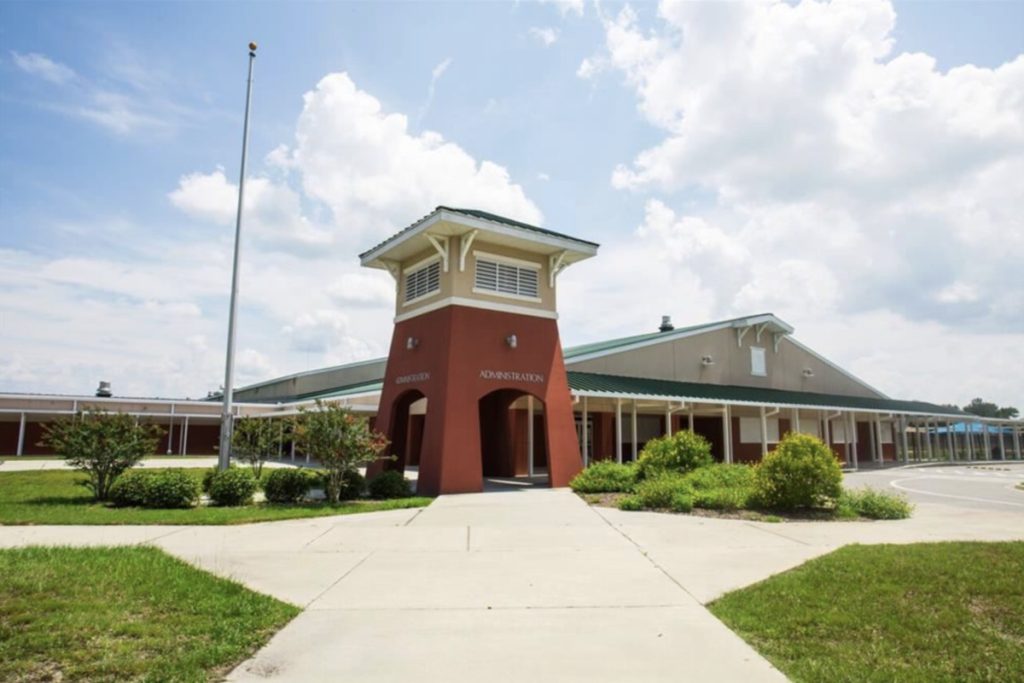 5th Grader in Custody for Bringing Knife to Oakleaf Village Elementary in Clay County