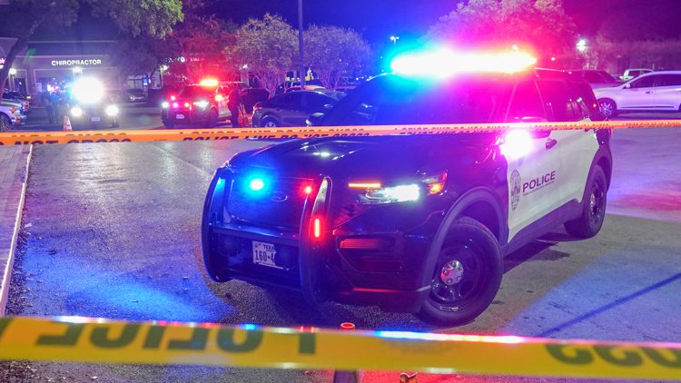 1 injured after fight leads to shooting in North Austin parking lot