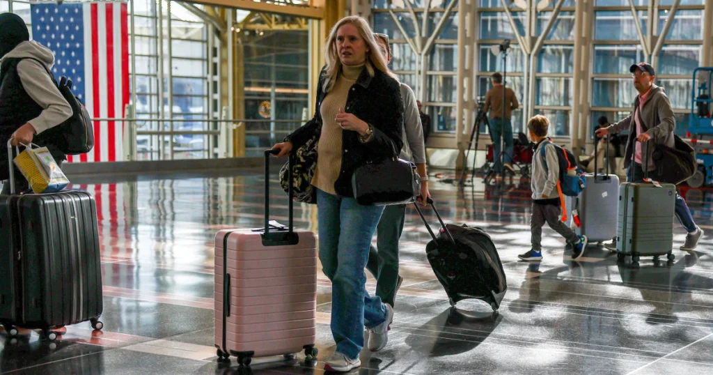 Even if shutdown ends now, flying home for Thanksgiving could still be travel nightmare