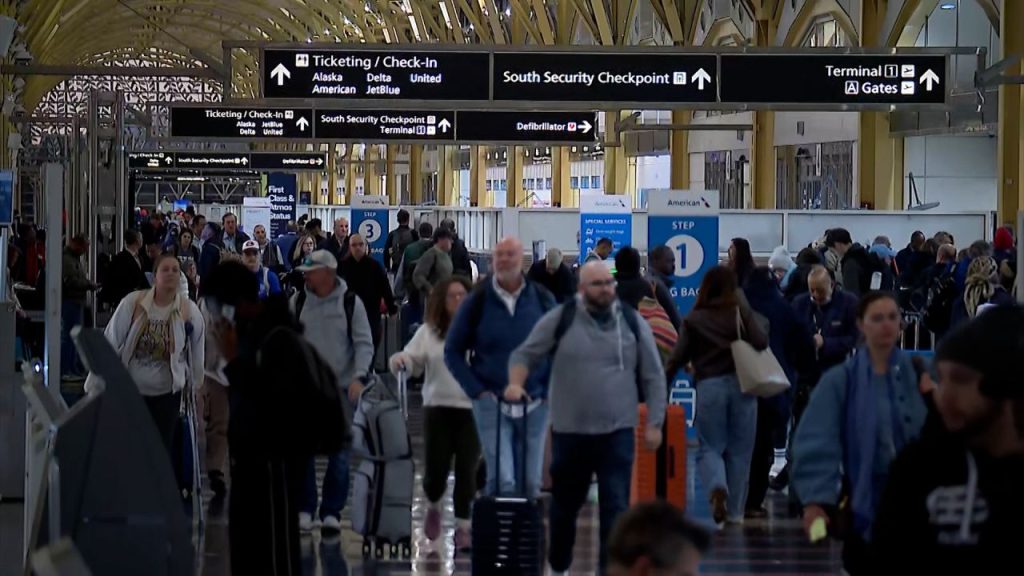 CNN reports from major US airports amid government shutdown