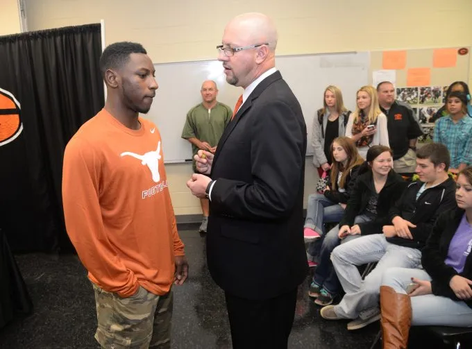 Former Gilmer Buckeye, NFL player Kris Boyd ‘clinging to life’ after being shot