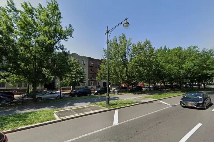 Teen fatally shot on Brooklyn’s Eastern Parkway, NYPD searching for suspect