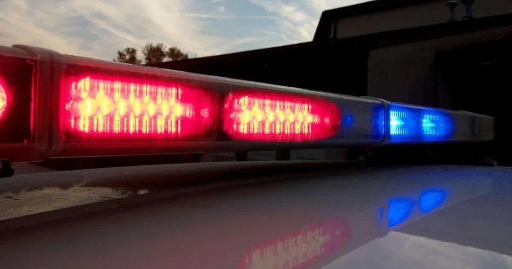 Police find woman inside the walls of a Geneseo business in alleged burglary attempt