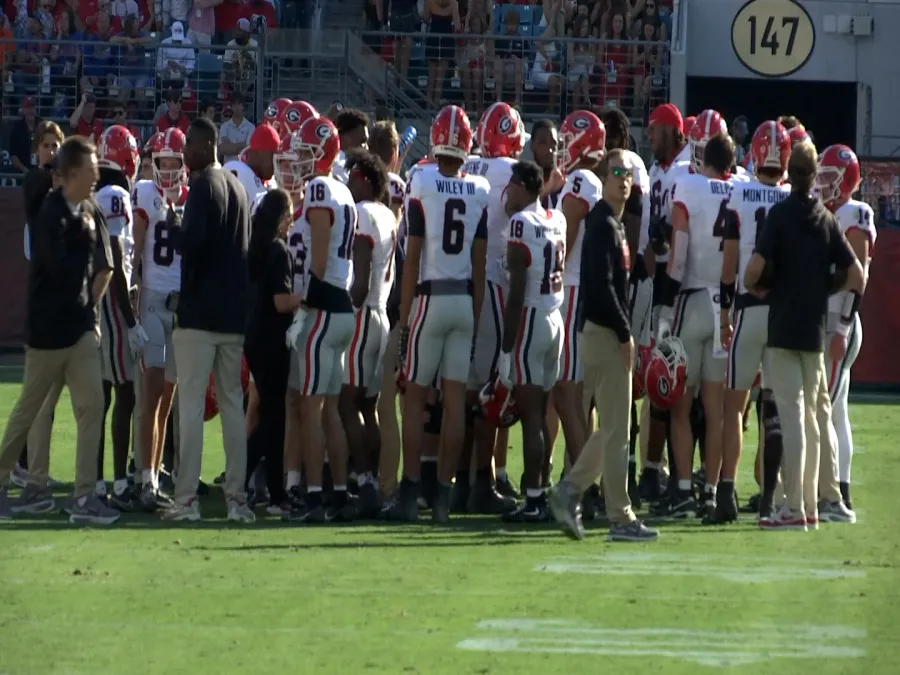 Georgia survives against Florida, 24-20