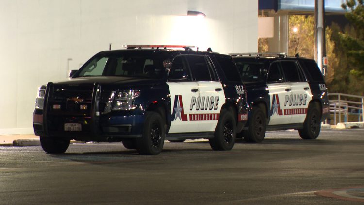 1 person killed, another shot, at Arlington QuikTrip, police say