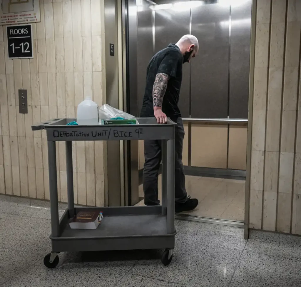 The mystery of 26 Federal Plaza’s fifth floor: Volunteers say ICE is taking more immigrants during routine check-ins out of view of observers and press