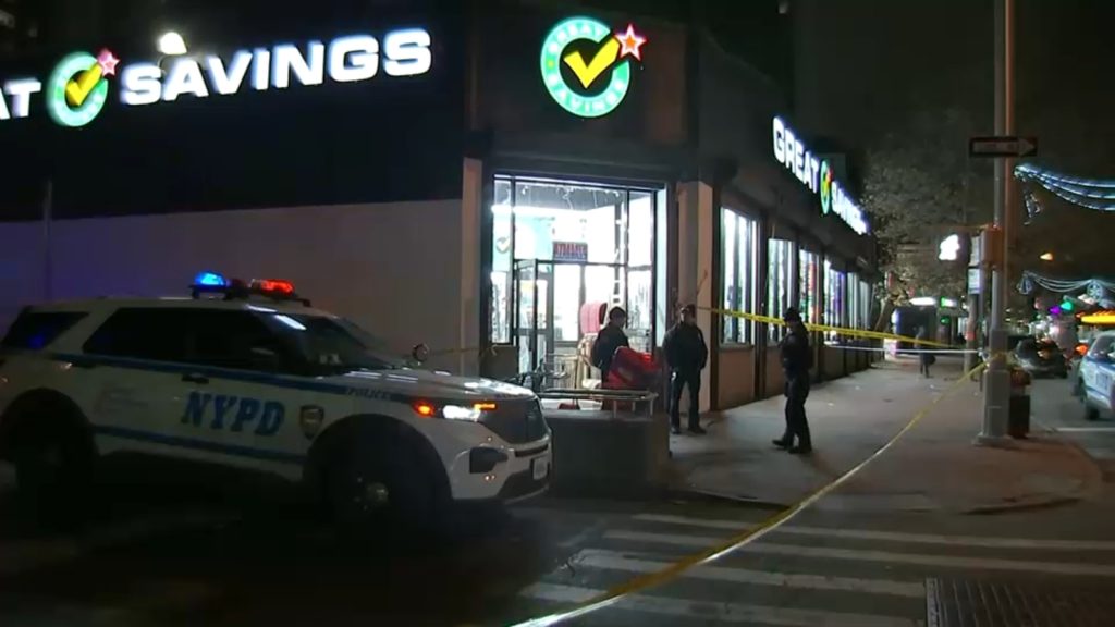2 workers shot by angry customer at Queens discount store