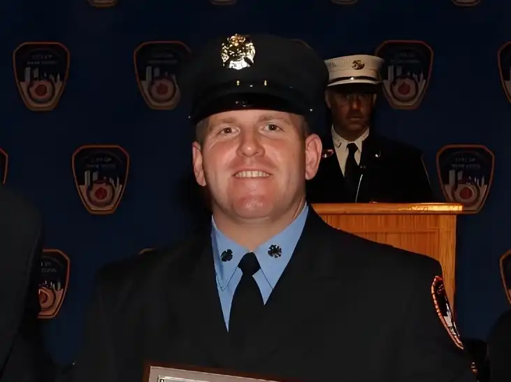 Firefighter in Brooklyn dies after suffering medical episode while battling blaze