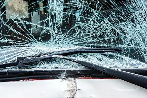 Overnight crash on I-95 injures 3