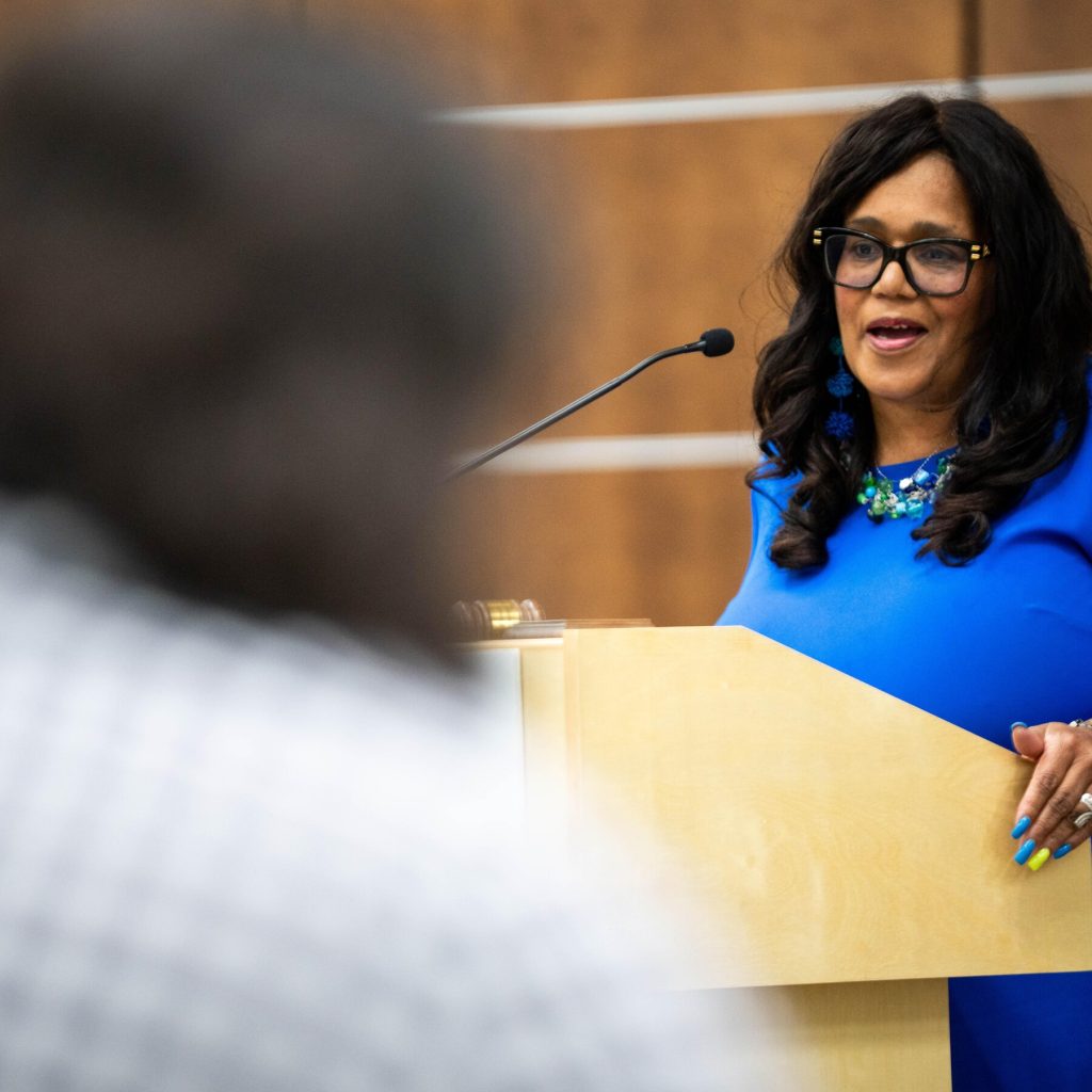 Iowa Democrat Wins State Senate Seat, Fending Off G.O.P. Supermajority