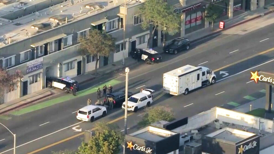 Man arrested as bomb squad investigations shut down roads in Glendale