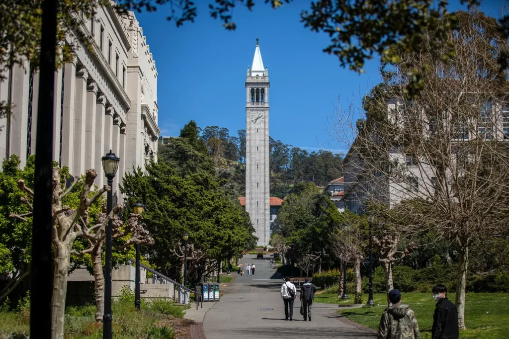 Oakland man charged with slicing UC Berkeley cop’s hand