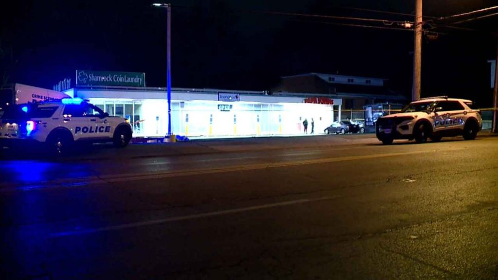 Police: Man fatally shot inside Papa John’s in West Price Hill