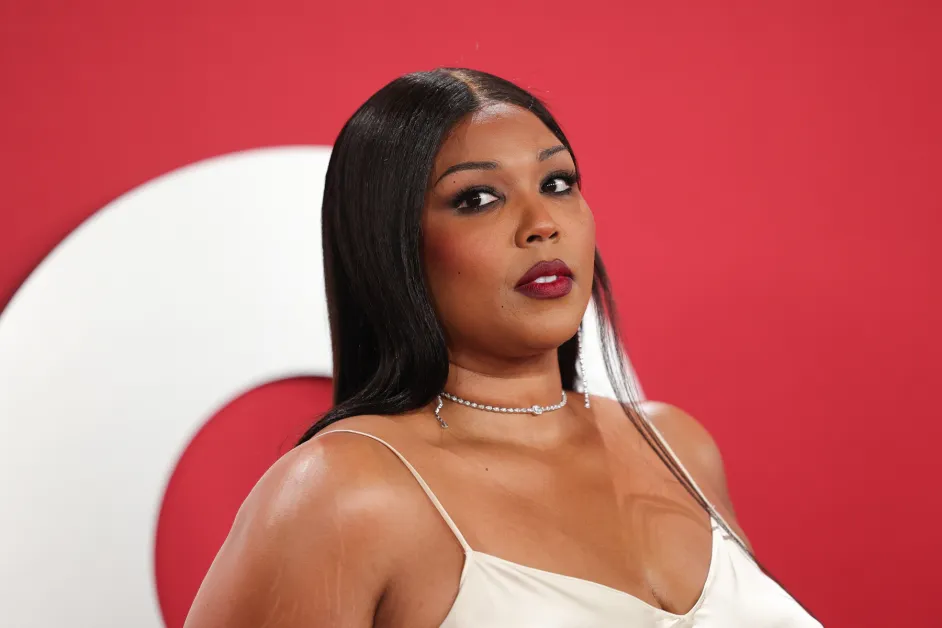 Lizzo Dancers Push for Trial in Sex Harassment Case: Banana Incident Was Not ‘Creative Expression’