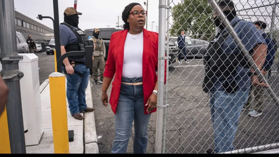 Judge blocks DHS policy limiting lawmaker access to detention facilities