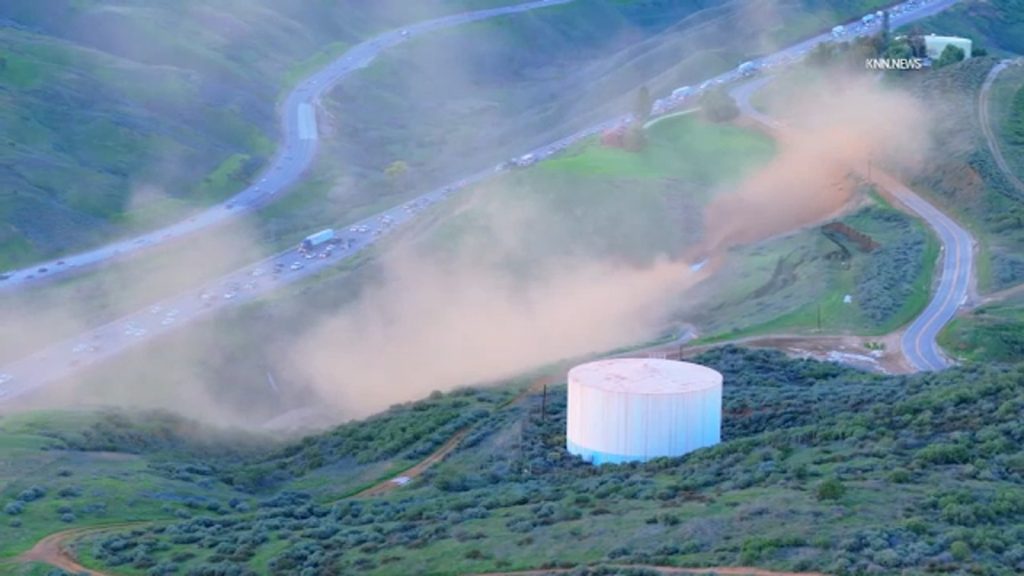 Natural gas leak shuts down all lanes of 5 Freeway in Castaic