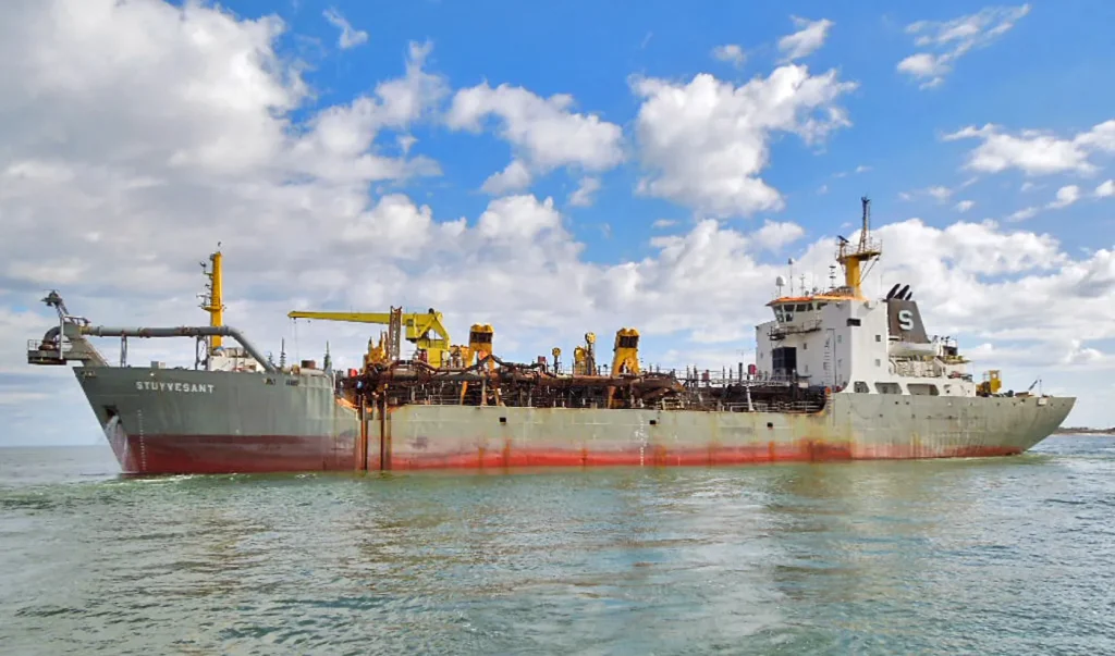 Death of mariner for San Rafael dredging company detailed in report