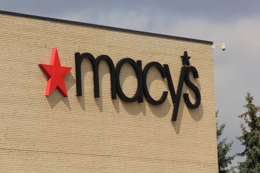 Mass. woman arrested, accused of stabbing inside NY Macy’s store