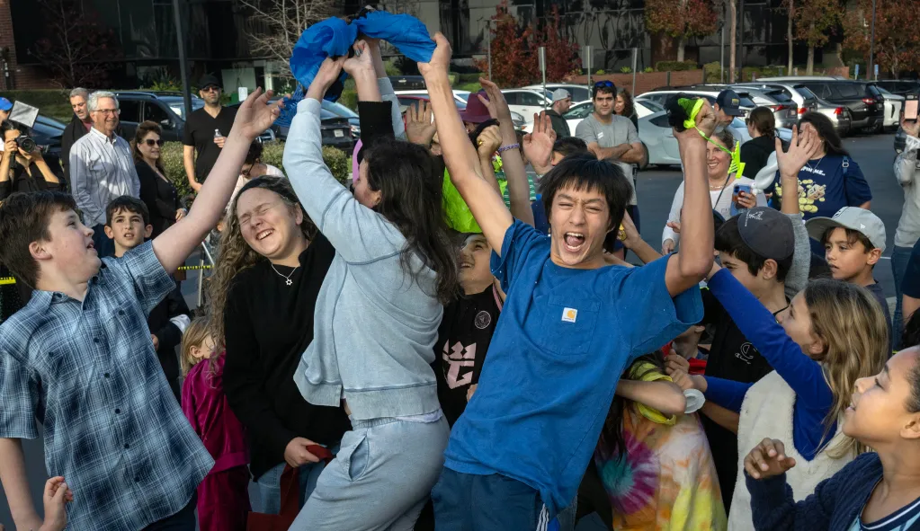 Final night of Hanukkah celebrated with community at Newport Beach Jewish center